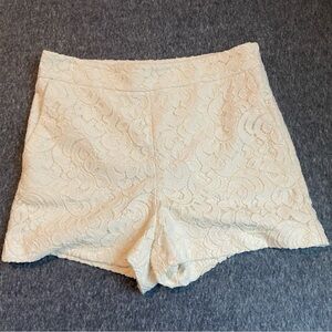 Express Ivory Lace Dressy Shorts Size 10 Feminine Chic Lined Shorts